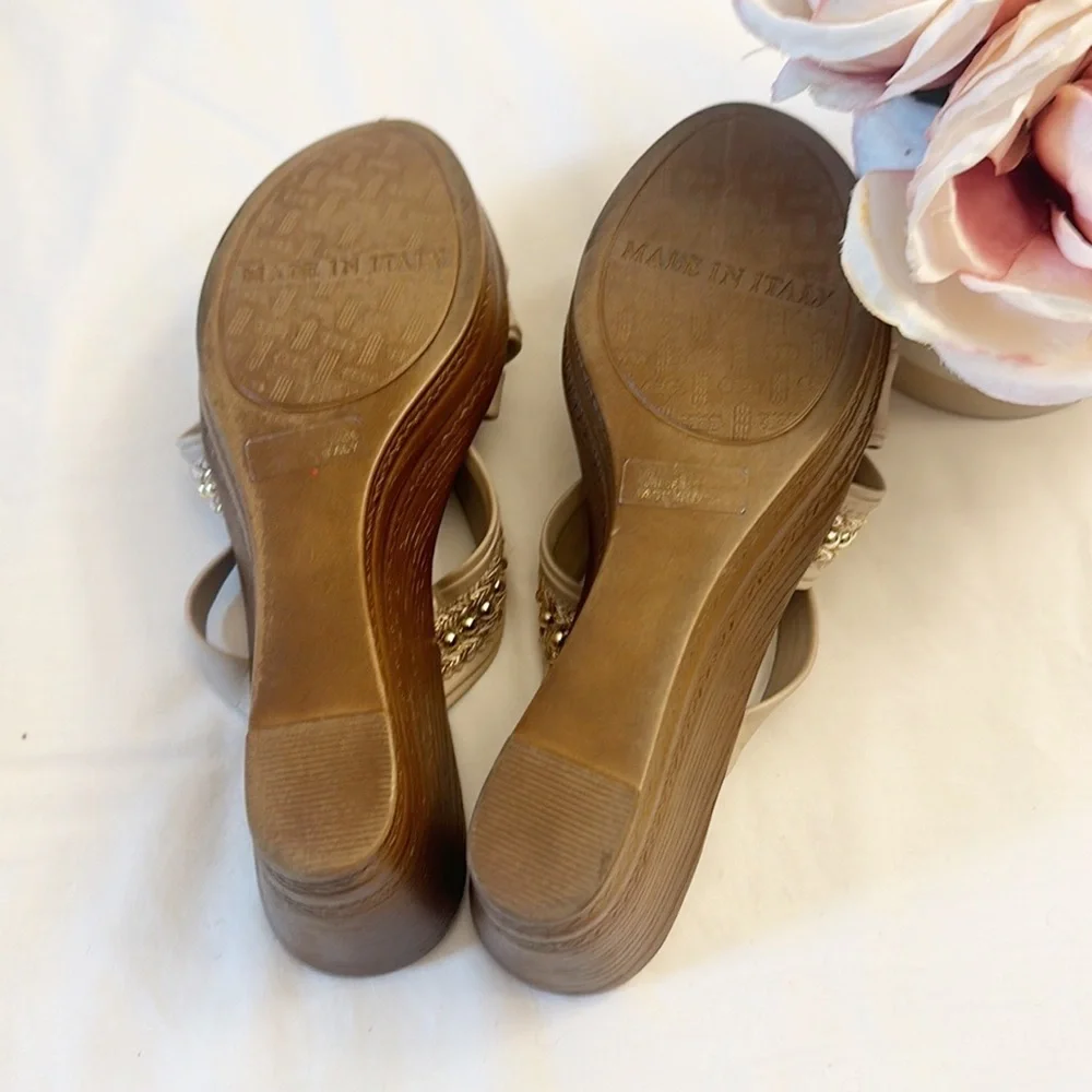 Italian Shoemakers Beige Platform wedge cushioned heel dress sandal women size 8